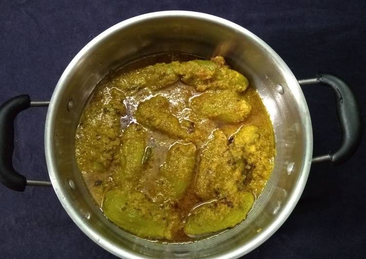 Stuffed parwal (poor bhora potol)