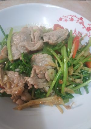 รูปของ หมูผัดขึ้นฉ่าย