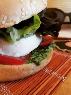 Une photo de 🍔Burger végétarien pour la plage