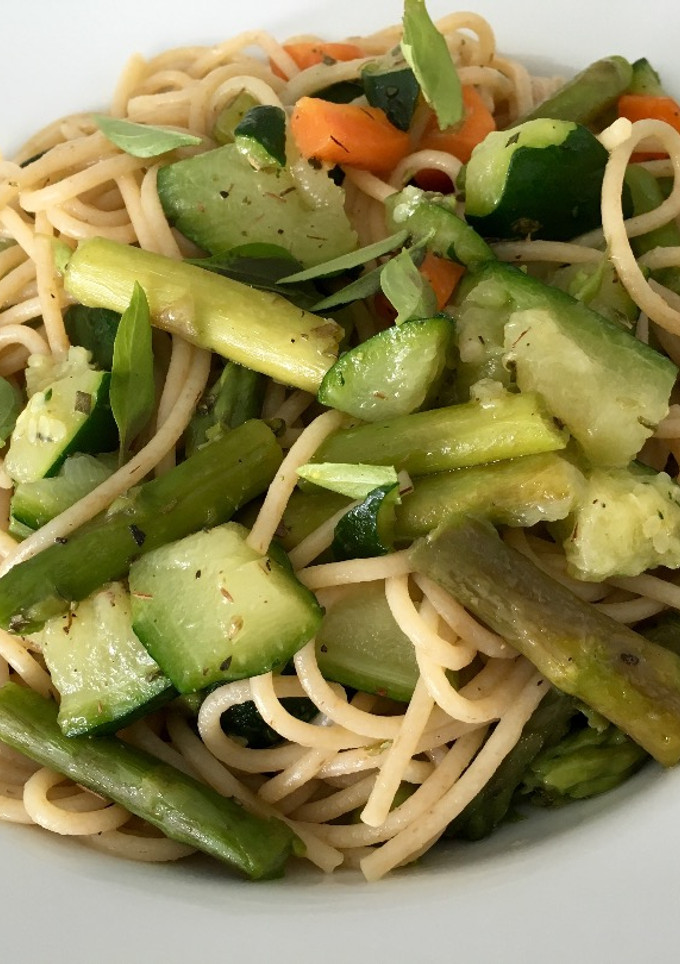 Una foto de Espaguetis con verduras facilísimos