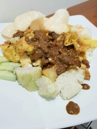 Langkah Mudah untuk Menyiapkan Resep Tahu tek / tahu telur Surabaya yang  Bikin Ketagihan Anti Ribet, Menggugah Selera