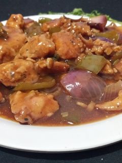 চিলি চিকেন(chili chiken recipe in bengali) রেসিপির প্রধান ছবি