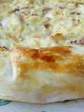 Torta salata di provola, speck e purè di patate