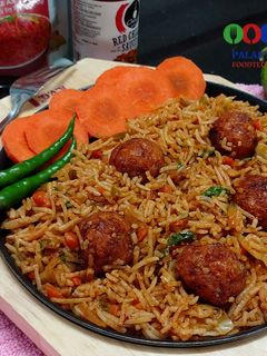 સેઝવાન મન્ચુરિયન ફ્રાઇડ રાઇસ(schezwan manchurian fried rice recipe in gujarati) રેસીપી મુખ્ય ફોટો