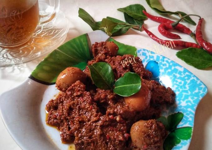 Rendang Daging with telur puyuh