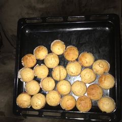 A picture of Peanut cupcakes.