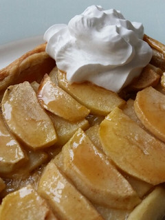 A picture of Vickys Vanilla Apple Tart, GF DF EF SF NF.