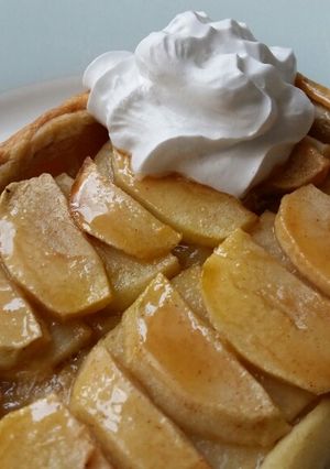 A picture of Vickys Vanilla Apple Tart, GF DF EF SF NF.