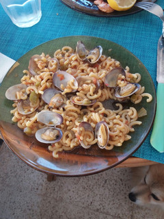 Una foto de Fideos con almejas