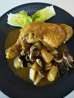 Una foto de Pollo a la jardinera con cerveza