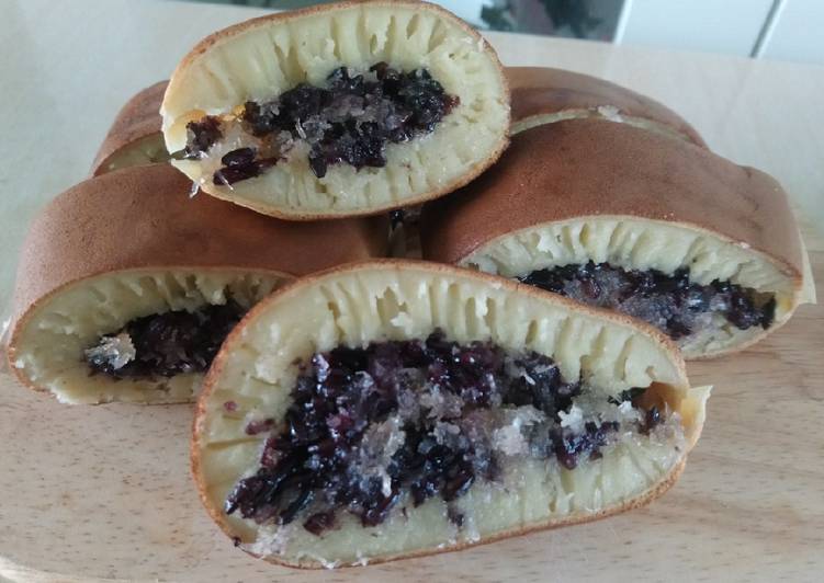 Martabak Manis Teflon (Topping ketan hitam dan unti)