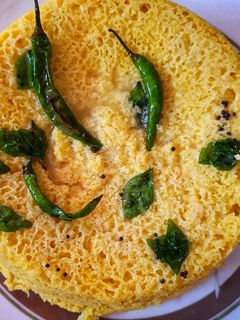 सूजी बेसन ढोकला(Suji besan dhokla recipe in hindi) रेसिपी मुख्य फोटो