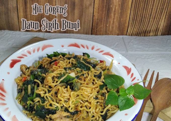 Resep Mie Goreng Daun Sirih Bumi, Lezat Sekali