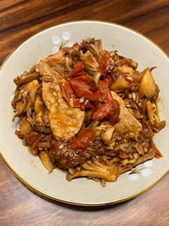A picture of Pork Slices in Tomato Sauce.