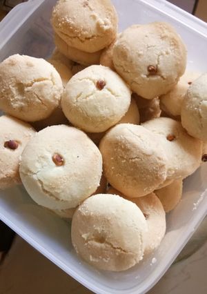 A picture of Surti naankhatai.