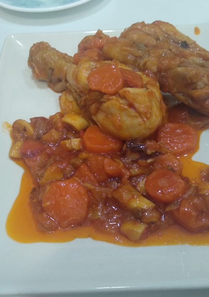 Una foto de Jamoncitos de pollo al chilindrón
