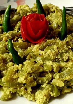 নারকেল দিয়ে চিচিঙ্গা ভাজি রেসিপির প্রধান ছবি