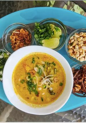 A picture of KHOW SUEY (BURMESE NOODLES).