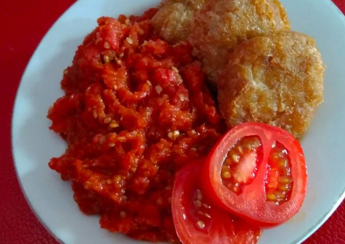 Lalapan Begedel Sambal tomat