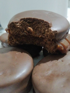 Una foto de Alfajores de chocolate sin gluten
