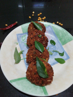 வாழைப்பூ வடை(valaipoo vadai recipe in tamil) செய்முறை முக்கிய புகைப்படம்