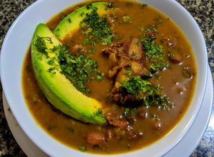 Una foto de Frijol Cargamanto con Costilla🥩 de Res...!