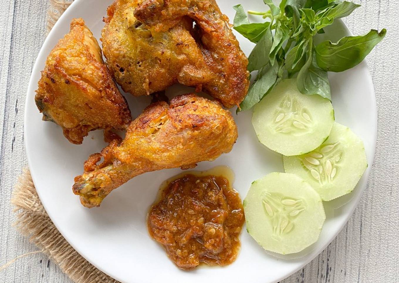 Ayam goreng rempah ala monas