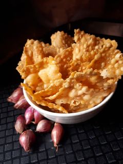 Foto resep Spicy Onion Chips (kue bawang pedas)