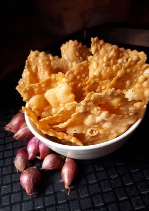 Foto resep Spicy Onion Chips (kue bawang pedas)