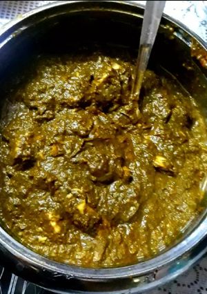 A picture of Palak paneer.