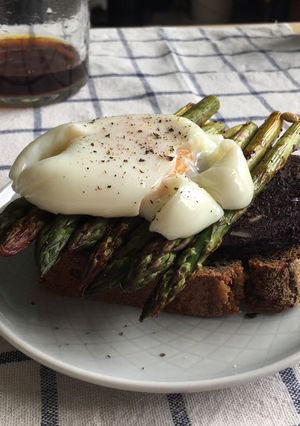 A picture of Simple poached egg 🍳.