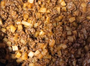 Una foto de Picadillo con papas