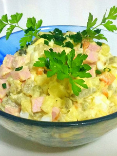 Una foto de Auténtica ensaladilla rusa o Ensalada Olivier
