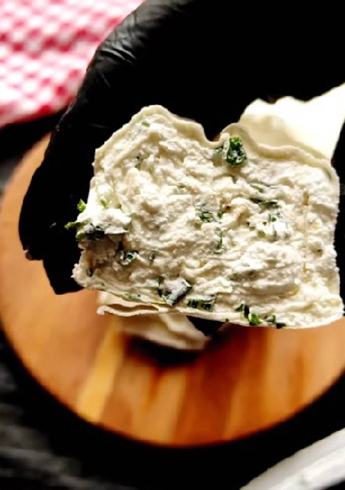 Лаваш з сиром і зеленню
