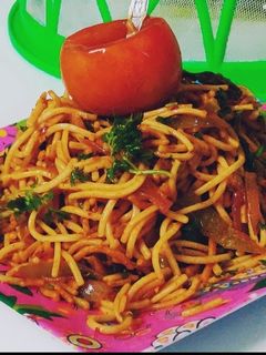वेज हक्का नूडल्स (Veg hakka noodles recipe in hindi) रेसिपी मुख्य फोटो