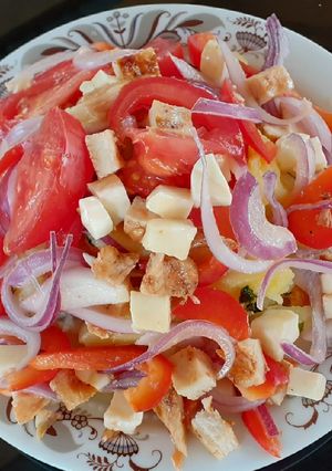 Csirkesaláta tésztával recept fotója