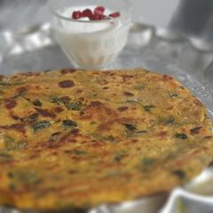 Methi ke parathe A picture of Methi ke parathe.