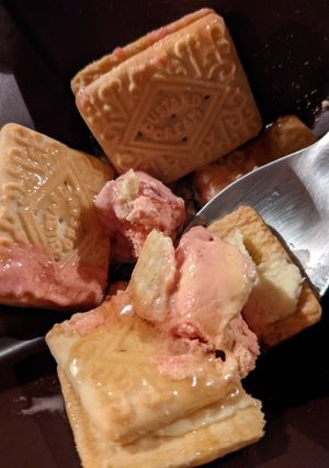 A picture of Custard Creams with Ice-cream.