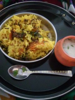 गोळा भात आणि मसाला ताक (gola bhat ani masala taak recipe in marathi) रेसिपी चे मुख्य फोटो