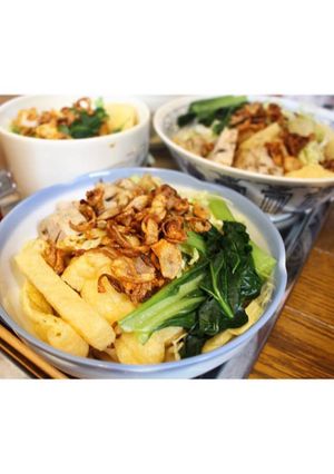 Hình của món Bánh đa trộn/ miến trộn.