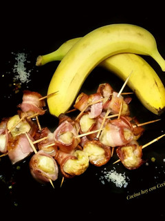 Una foto de Aperitivo de banana con bacon