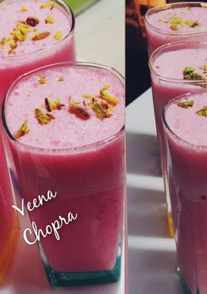 रूह अफजा लस्सी (rooh afza lassi reicpe in Hindi) रेसिपी मुख्य फोटो