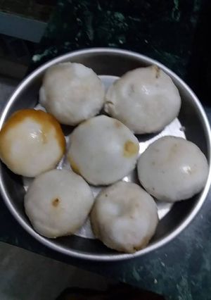 A picture of Manda pitha.