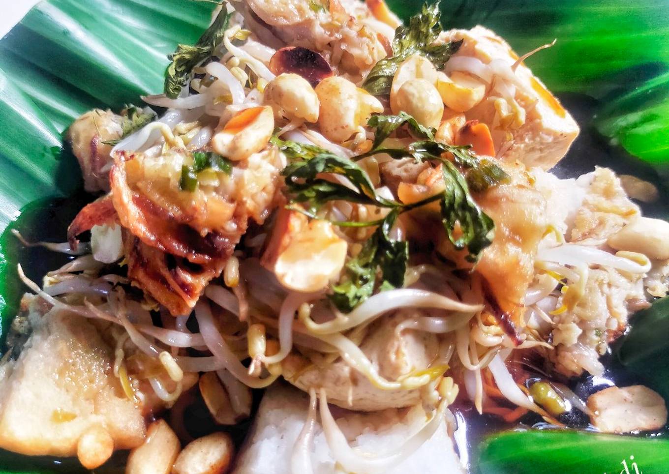 Tahu kupat solo