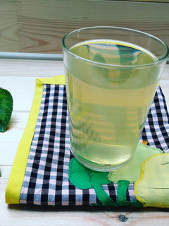 Una foto de Infusión de cáscara de apio nabo-depurativo