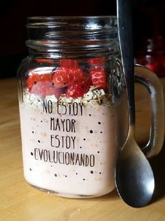 Una foto de Yogur batido de fresa y plátano 🍓