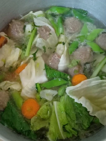 Langkah Mudah untuk Menyiapkan Resep Sayur sop mix baso sapi Anti Ribet, Enak