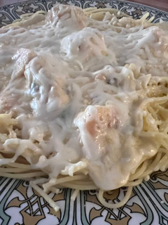 Una foto de Pasta con salmón