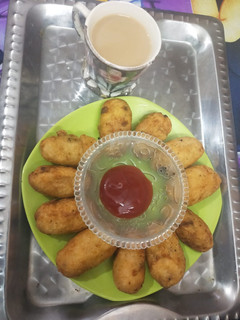 सूजी के क्रिस्पी रोल (Suji ke crispy roll recipe in hindi) रेसिपी मुख्य फोटो