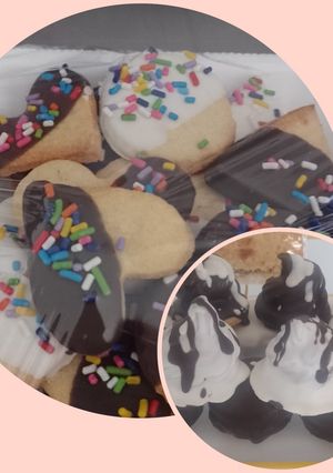 Una foto de Masitas y copitos de dulce de leche bañados